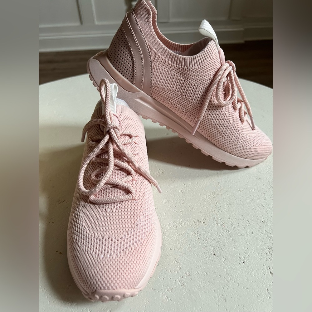 Micheal Michael Kors NWOT Bodie Trainer Powder Blush US 8M